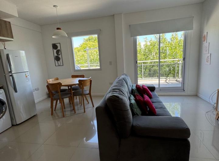 VENTA DEPARTAMENTO DE 3 AMBIENTES C/ COCHERA Y TERRAZA PROPIA. 5