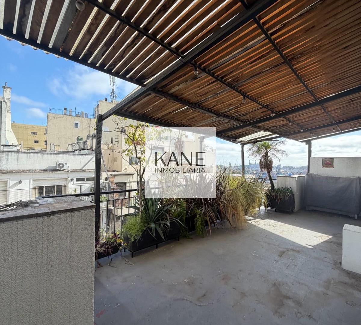 Foto de EXCELENTE PISO DE 3 AMB. C/ DEPENDENCIA Y VISTA AL RIO!!, imagen 2
