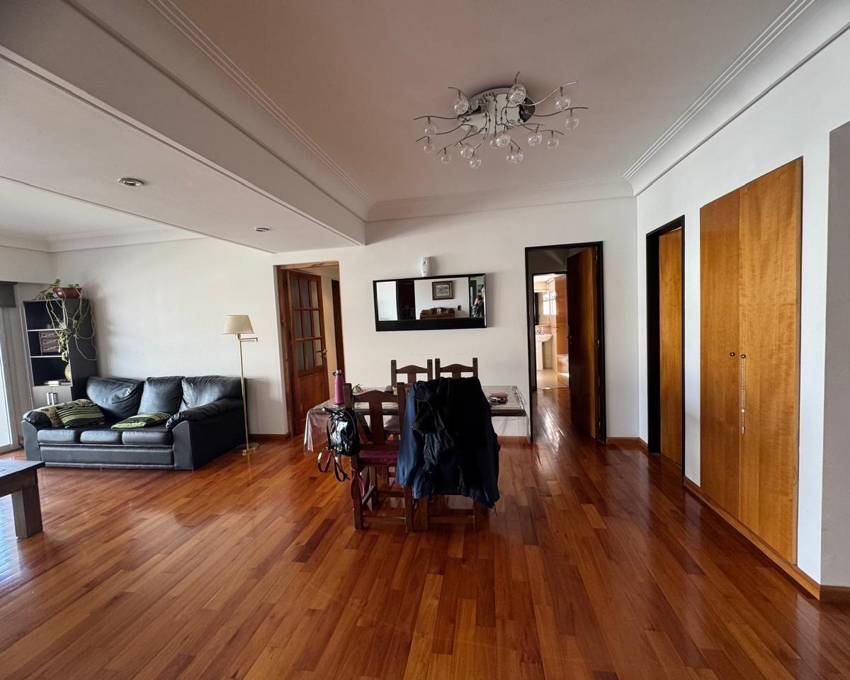 Foto de Venta de Departamento 5 AMBIENTES en Caseros, imagen 3