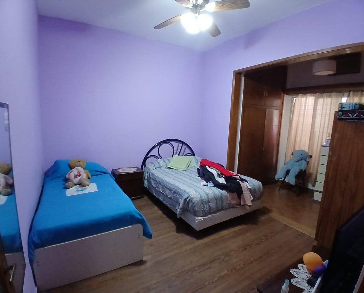 VENTA CASA 6 AMBIENTES CON JARDIN EN SANTOS LUGARES