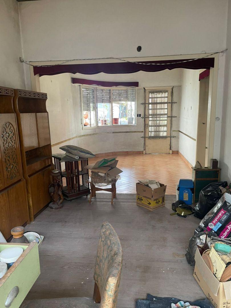 VENTA CASA 3 AMBIENTES c/ COCHERA PATIO Y TERRAZA EN TRES DE FEBRERO CASEROS