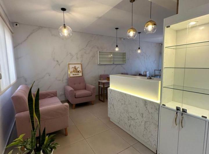 ALQUILER OFICINA AMOBLADA 3 AMBIENTES CASEROS 1