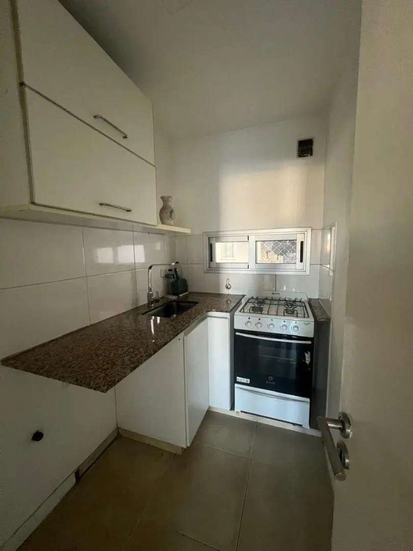 Alquiler de Departamento Monoambiente en Caseros Centro 3