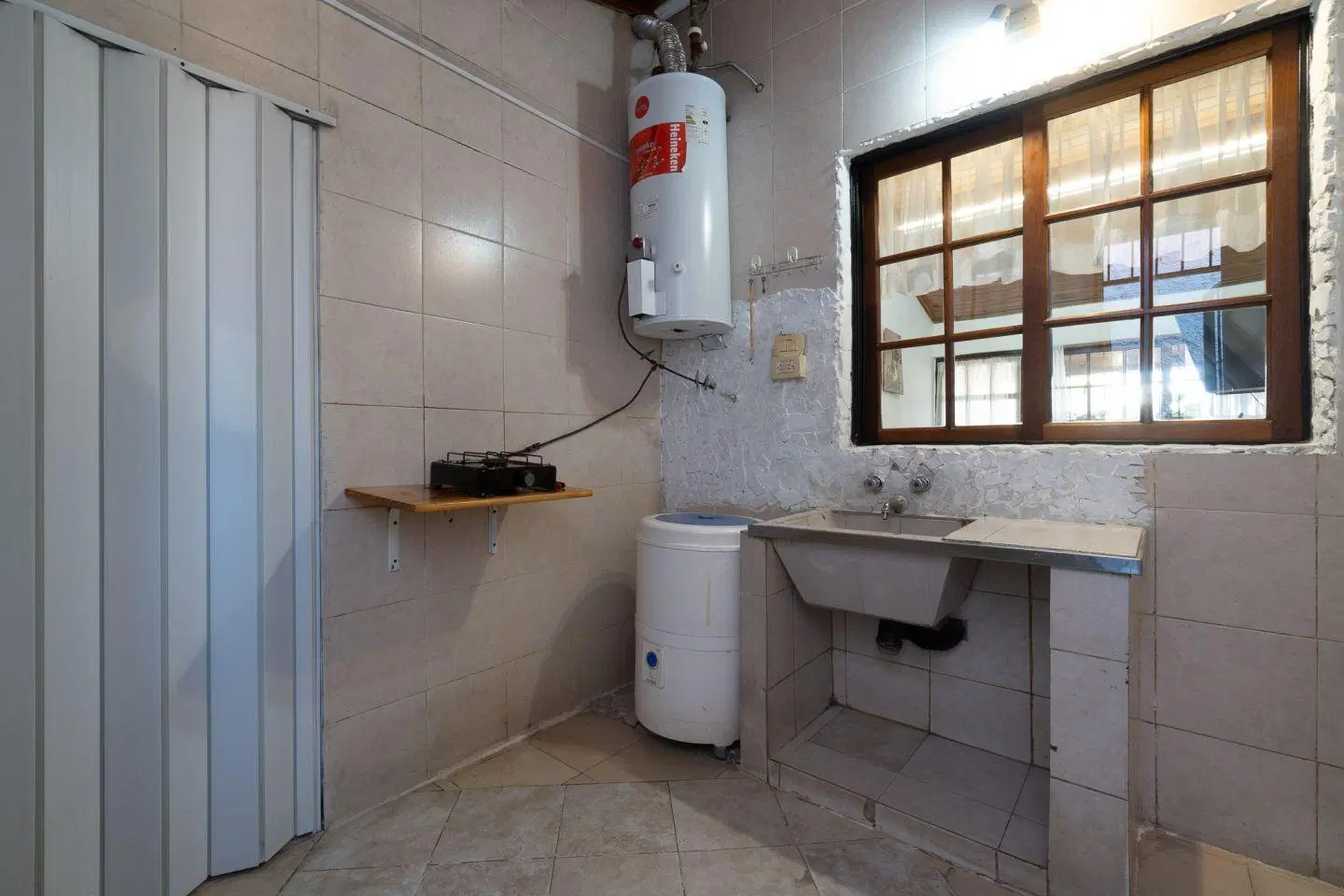 Venta Casa 4 Ambientes con Garaje y Terraza en Caseros 2