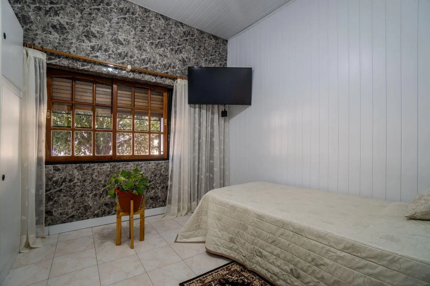 Venta Casa 4 Ambientes con Garaje y Terraza en Caseros 3