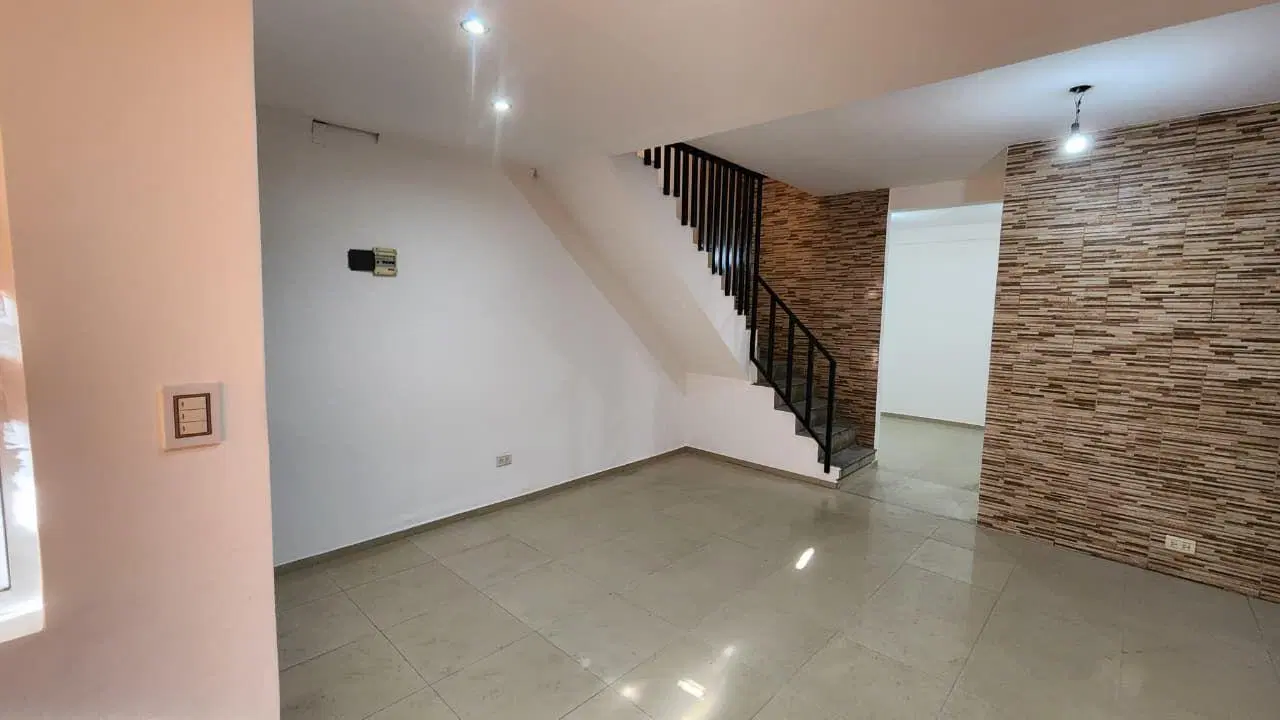 Alquiler de Casa 4 Ambientes en Caseros, Tres de Febrero 2