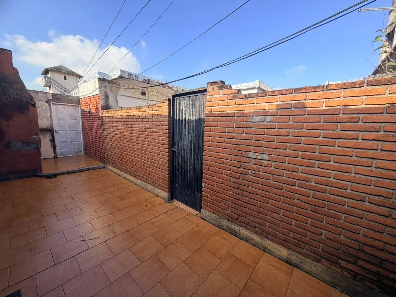 VENTA DE TRES DEPARTAMENTO EN BLOCK DE 2 AMBIENTES EN CASEROS IDEAL INVERSOR 8