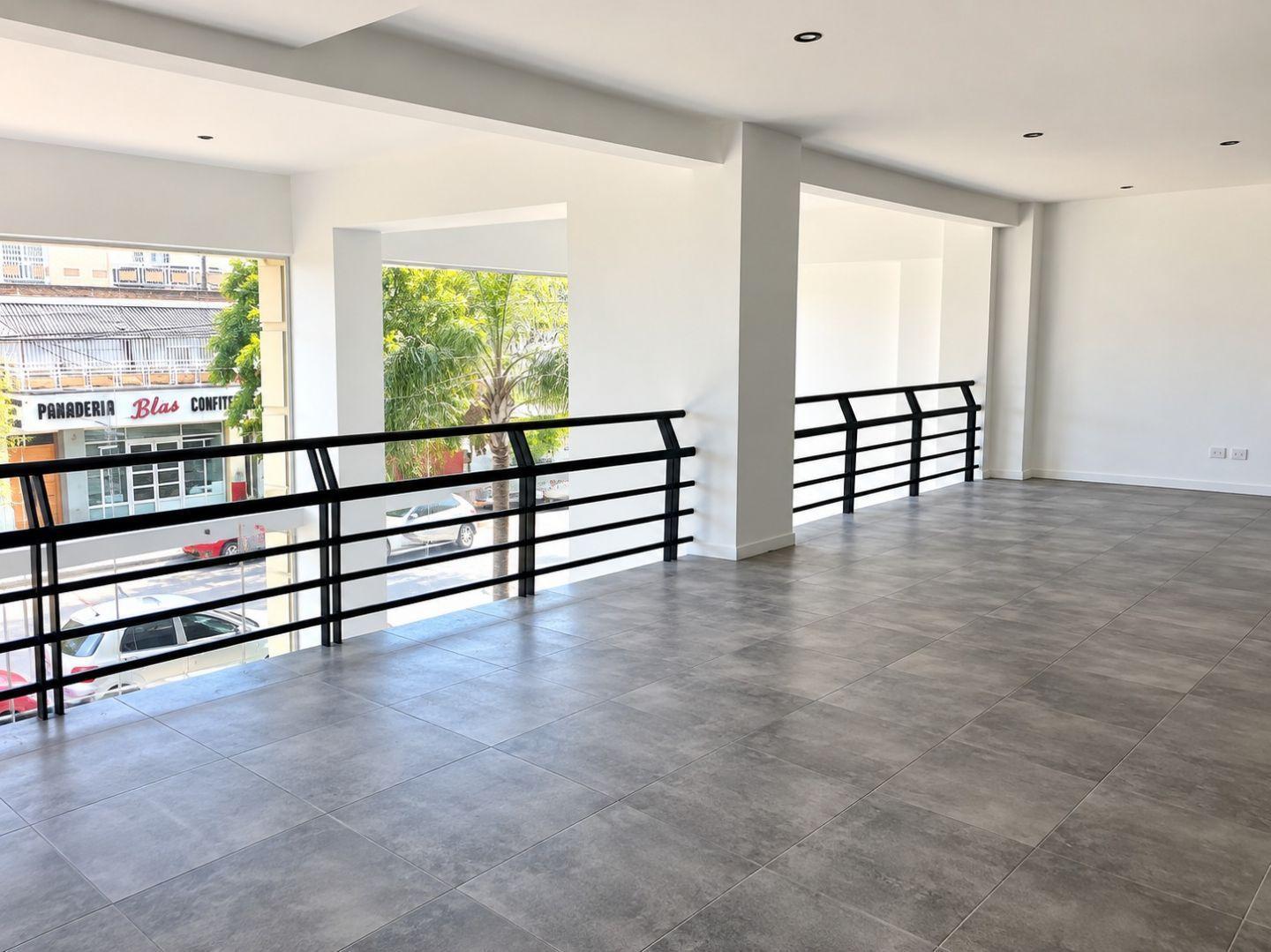 Foto de ALQUILER DE LOCAL COMERCIAL EN ESQUINA CENTRO DE CASEROS, imagen 3