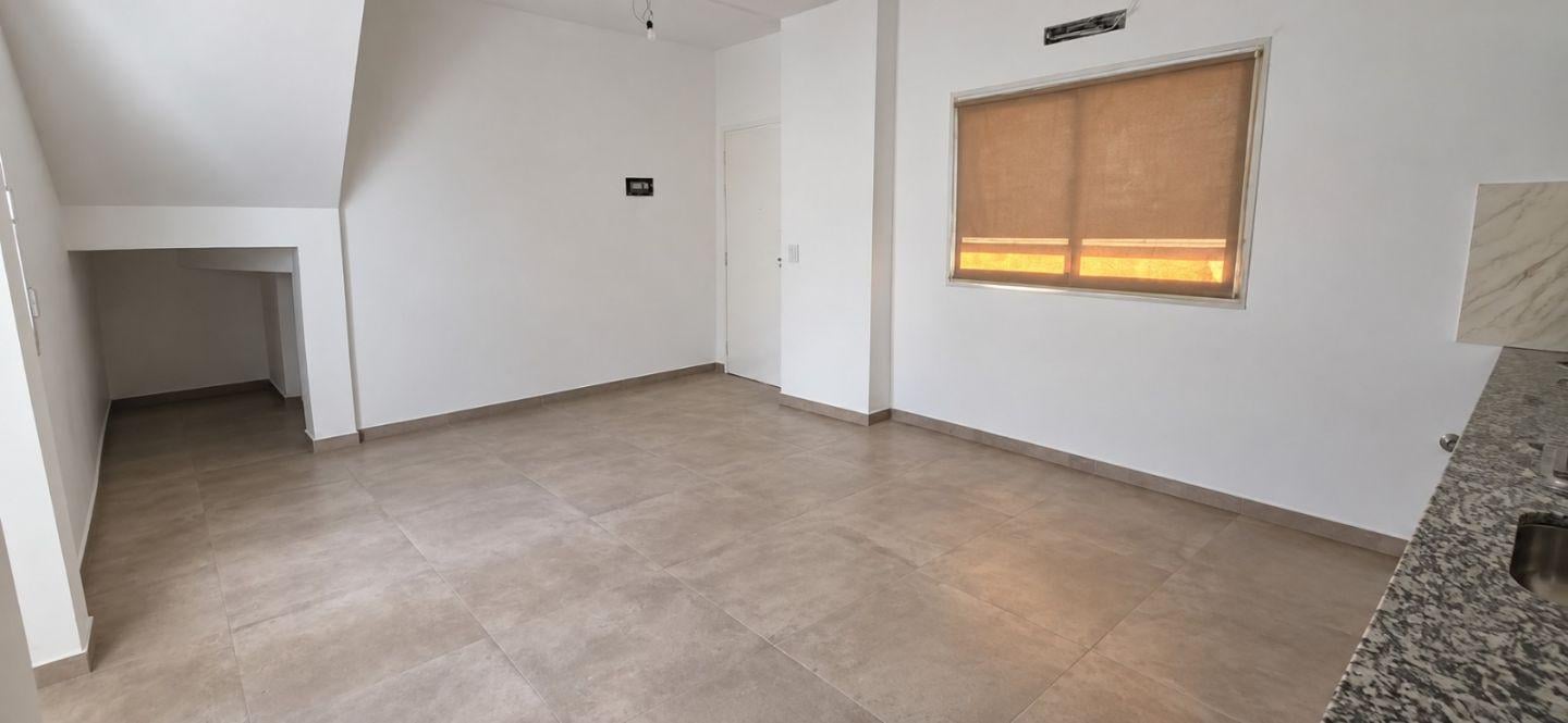 Foto de VENTA DEPARTAMENTO 2 AMBIENTES EN PLANTA BAJA CON PATIO EN CASEROS, imagen 3