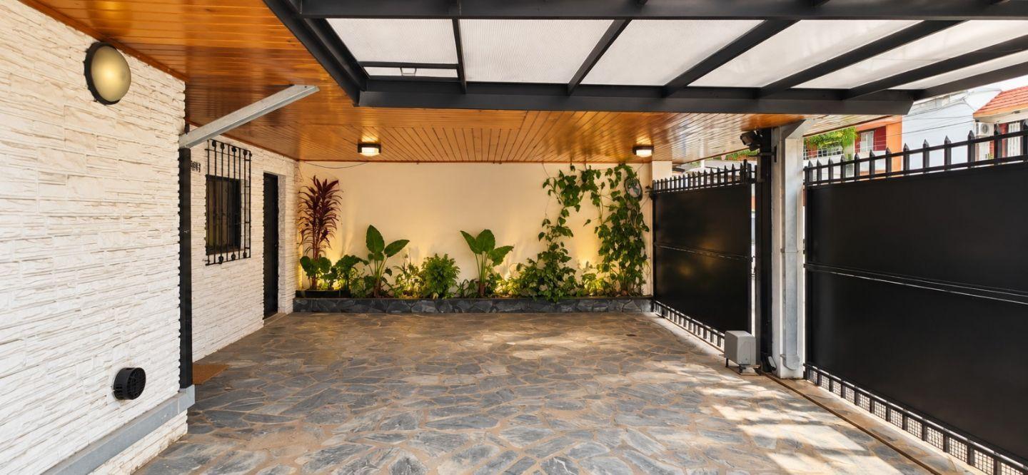 Foto de ALQUILER CASA 4 AMBIENTES CON COCHERA PARA 2 AUTOS Y TERRAZA - CENTRO, imagen 2