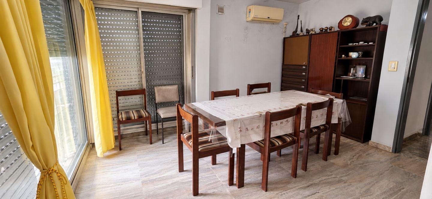 Foto de VENTA CASA 4 AMBIENTES EN DOS PLANTAS CON COCHERA, JARDÍN Y TERRAZA, imagen 5