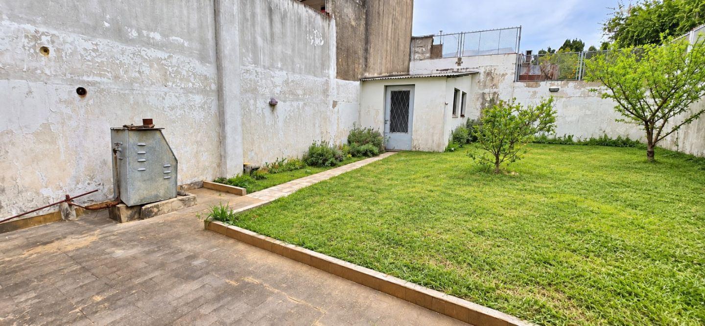 Foto de VENTA CASA 4 AMBIENTES EN DOS PLANTAS CON COCHERA, JARDÍN Y TERRAZA, imagen 4
