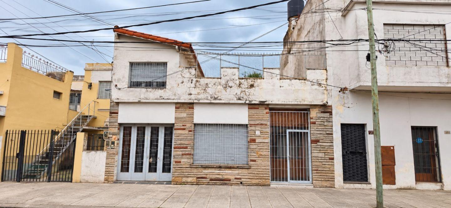 Foto de VENTA CASA 4 AMBIENTES EN DOS PLANTAS CON COCHERA, JARDÍN Y TERRAZA, imagen 1
