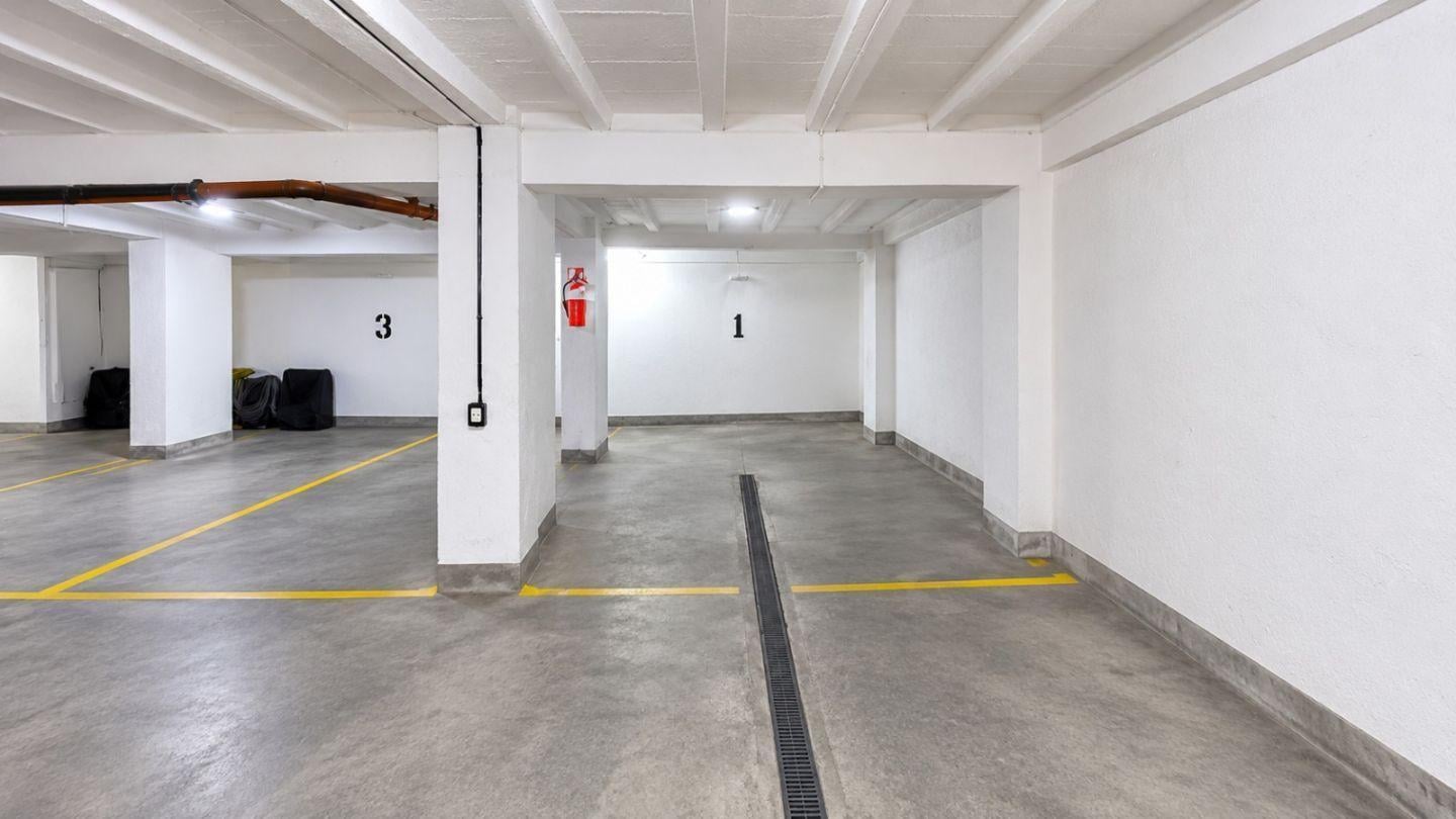 Foto de VENTA COCHERA CUBIERTA EN PLENO CENTRO DE CASEROS, imagen 4