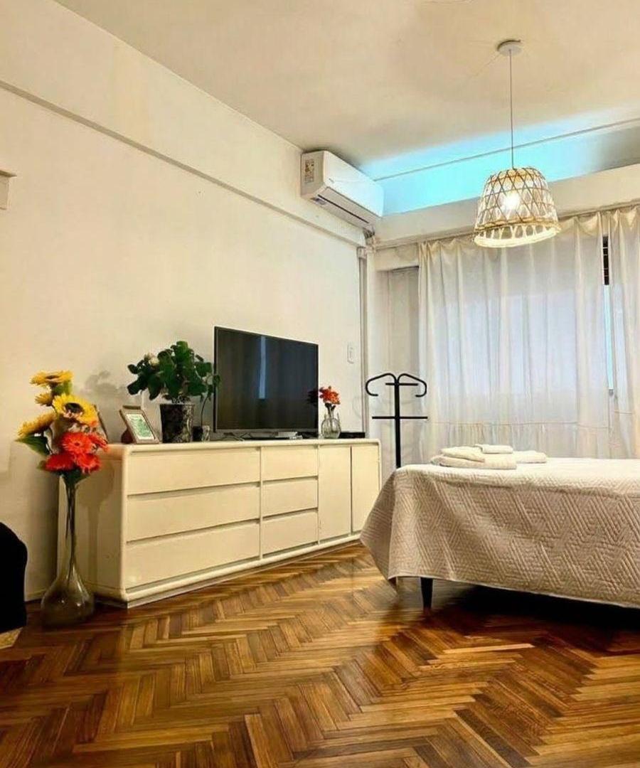 Foto de VENTA Monoambiente amplio amoblado ideal inversión en Retiro, imagen 2