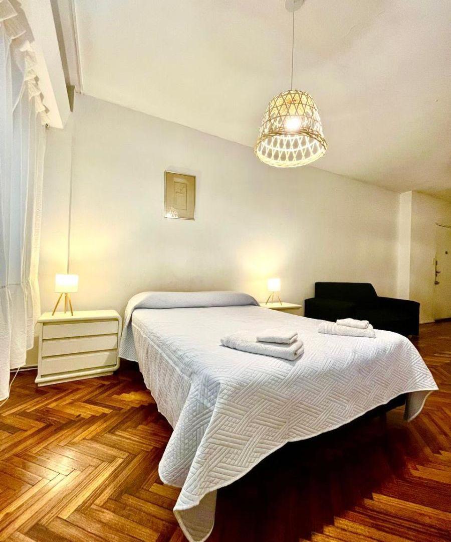 Foto de VENTA Monoambiente amplio amoblado ideal inversión en Retiro, imagen 1