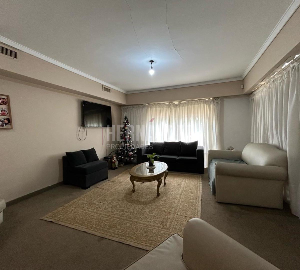 CHALET 6 AMB, PISCINA, PARQUE, QUINCHO Y COCHERA