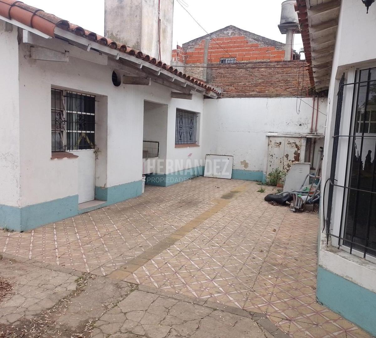 CASA 3 AMBIENTES CON LOTE GRANDE Y COCHERA EN EL JAGUEL