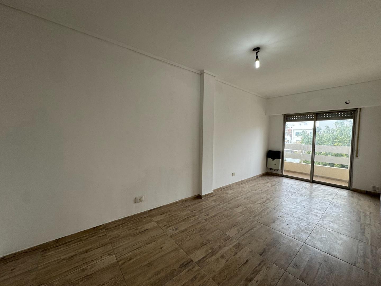 Foto de DEPARTAMENTO 2 AMBIENTES CON BALCÓN, BANFIELD RESIDENCIAL., imagen 3