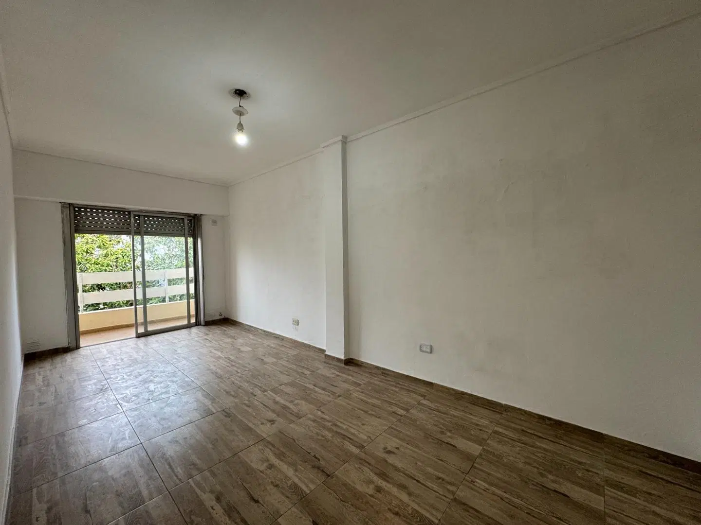 DEPARTAMENTO 2 AMB CON BALCON, BANFIELD CENTRO 3