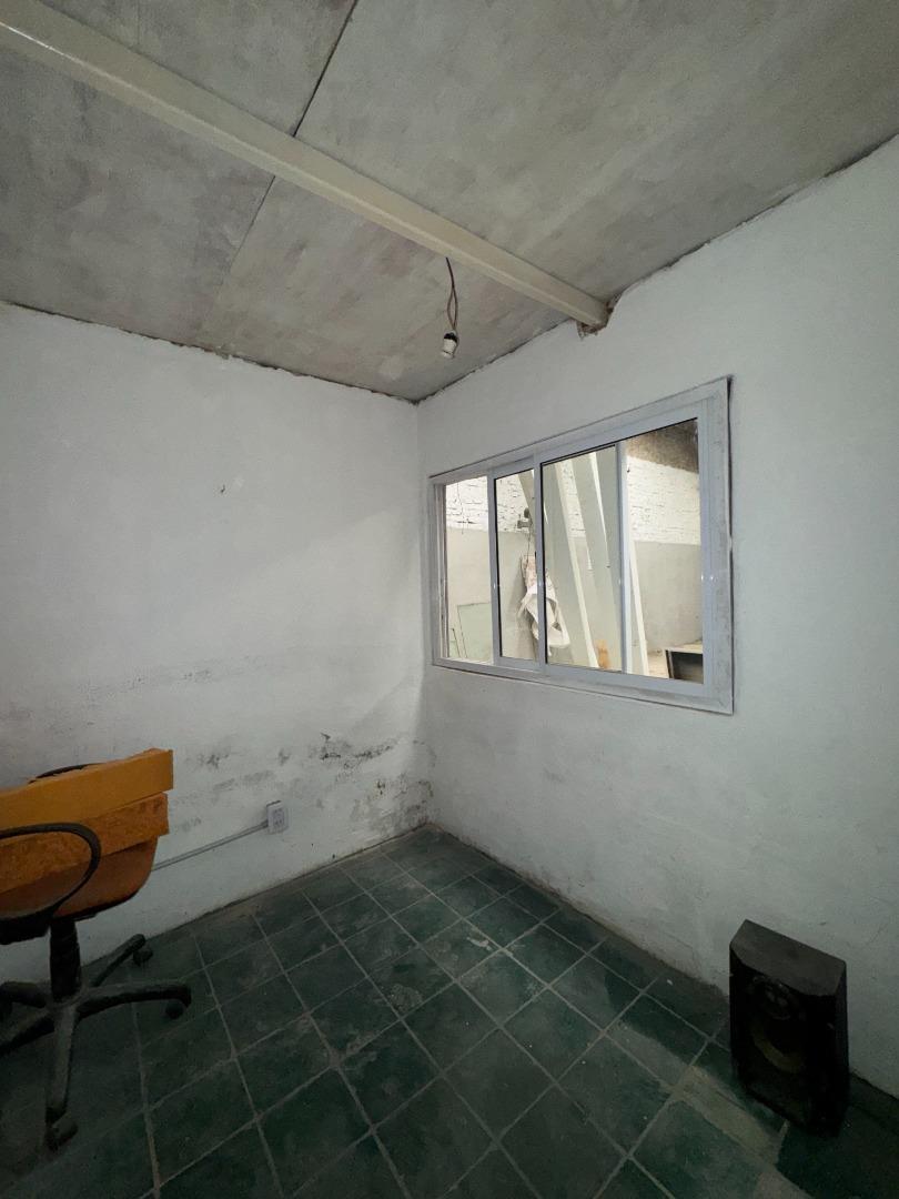Foto de GALPON/ DEPOSITO. 70 M2, LANÚS OESTE., imagen 1