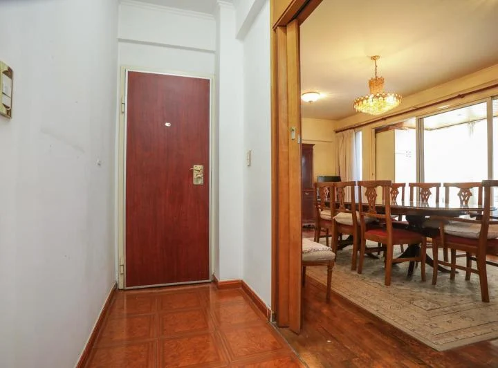 Venta Piso de 4 Ambientes  con amplio balcón en la Mejor Zona de Caballito 3