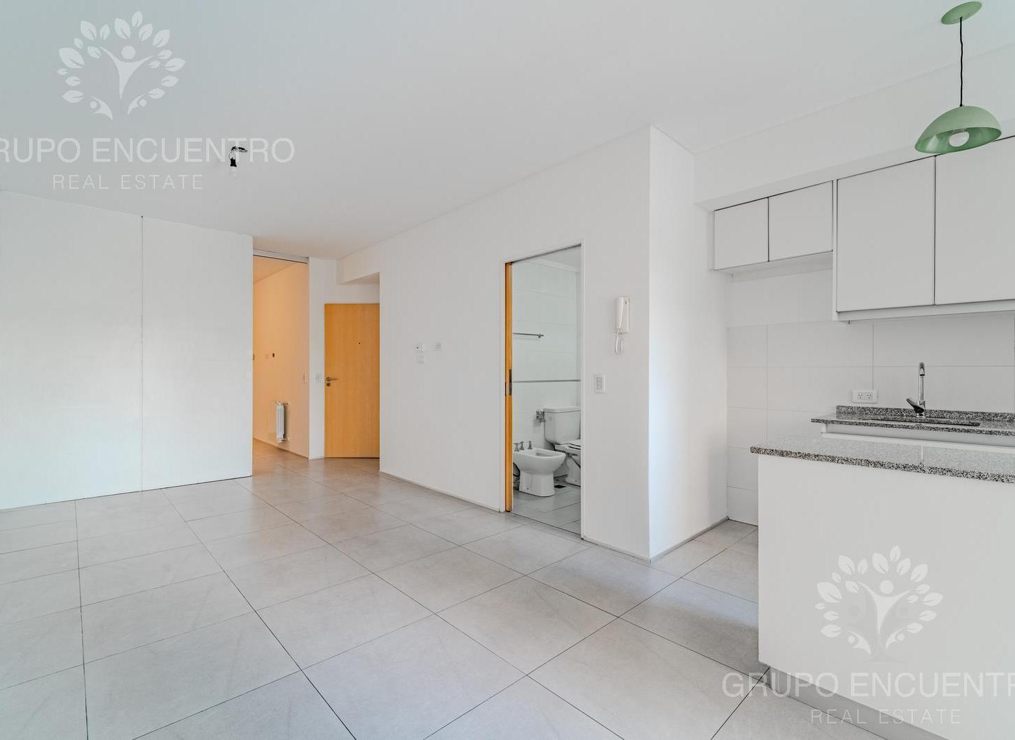 Foto de Villa Urquiza | 2 Amb con Gran Patio de 31 m² Cochera Baulera Pileta, imagen 2