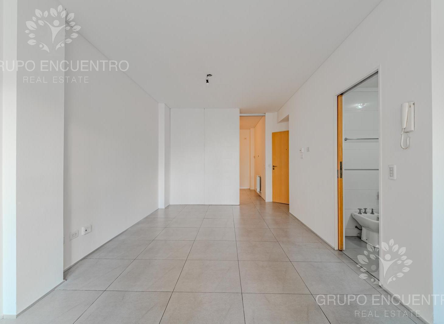 Foto de Villa Urquiza | 2 Amb con Gran Patio de 31 m² Cochera Baulera Pileta, imagen 3