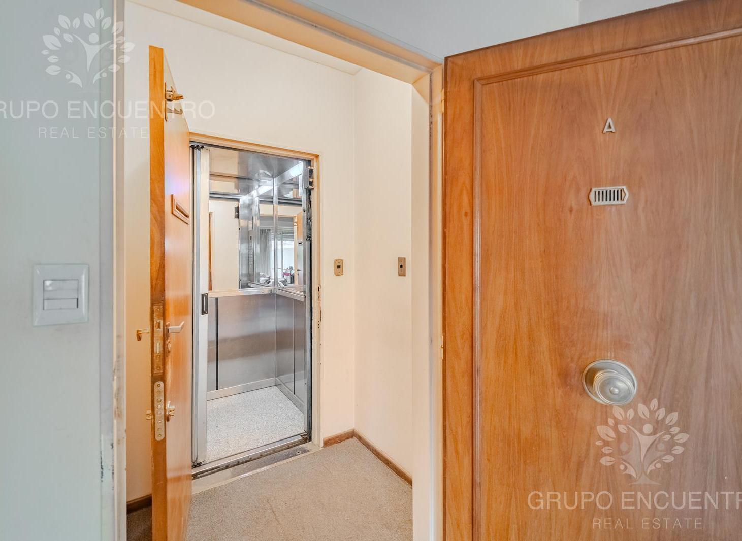 Foto de VENTA DE 4 AMBIENTES CON DEPENDENCIA | BALCÓN CORRIDO AL FRENTE |, imagen 5