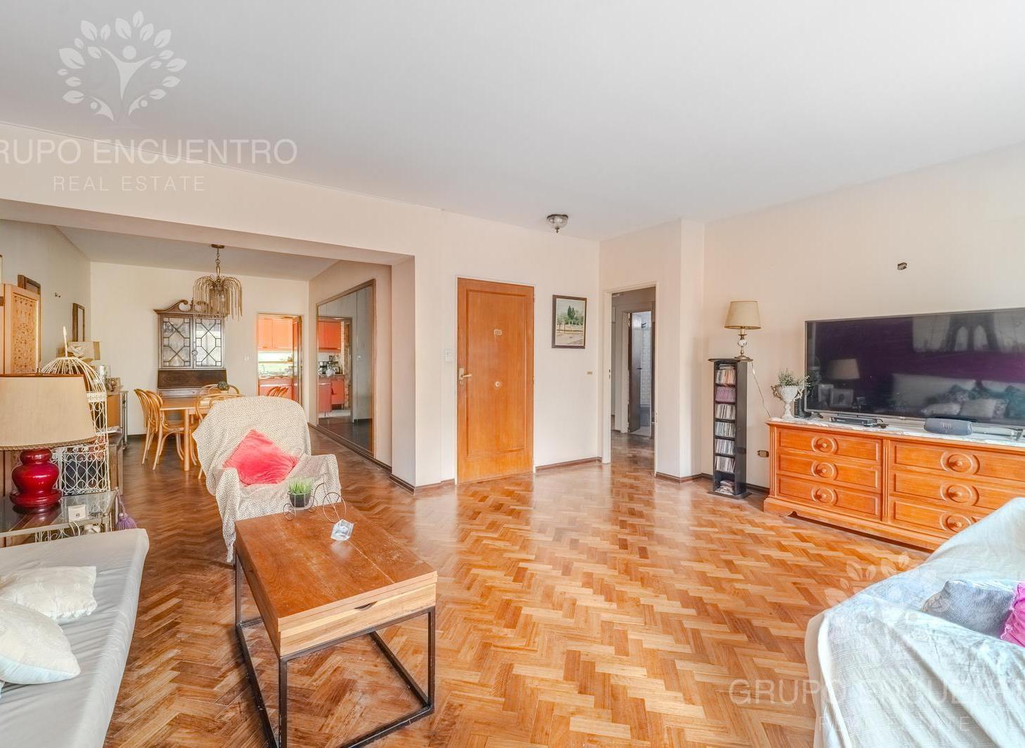 Foto de VENTA DE 4 AMBIENTES CON DEPENDENCIA | BALCÓN CORRIDO AL FRENTE |, imagen 4