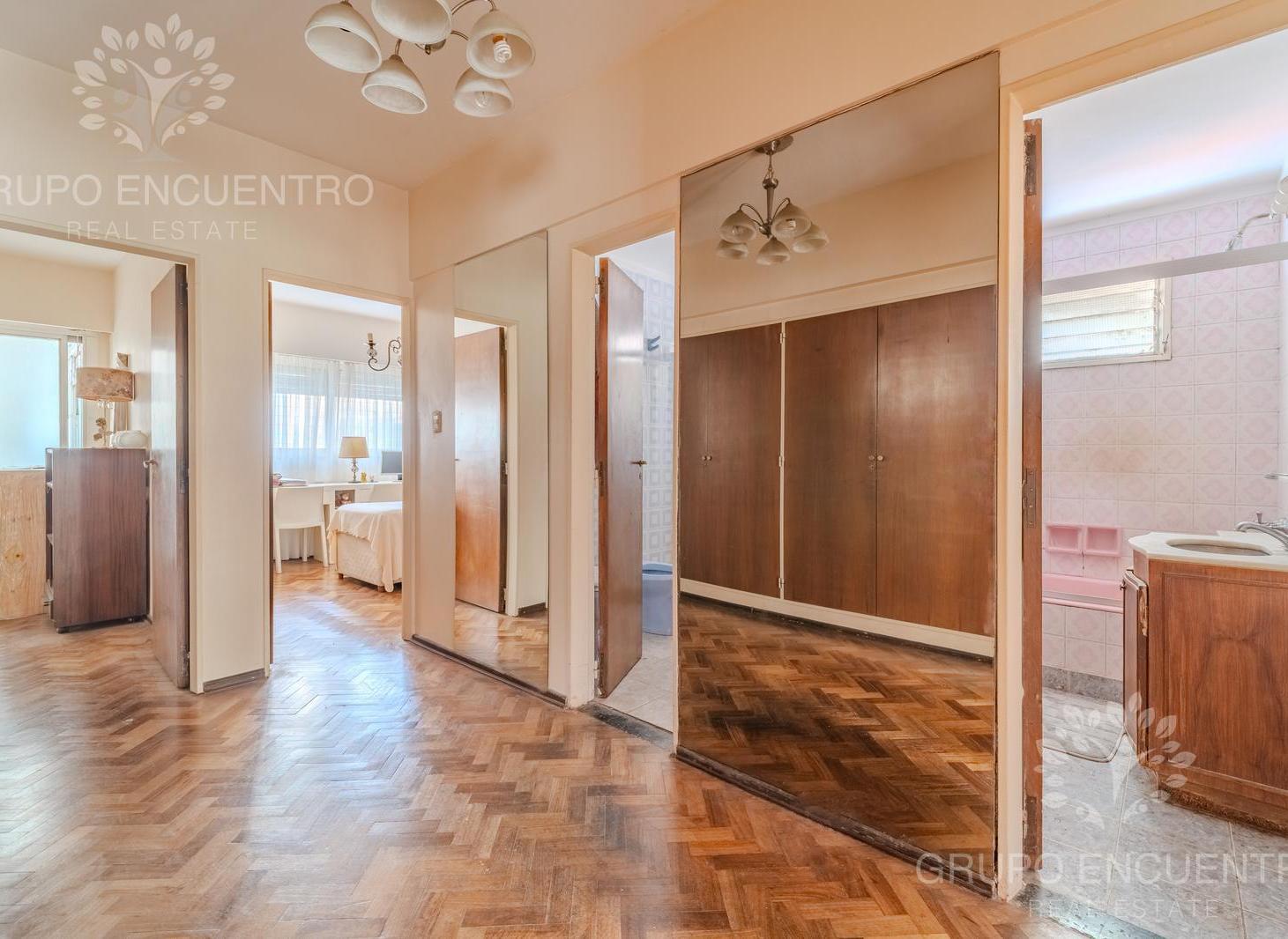 Foto de VENTA DE 4 AMBIENTES CON DEPENDENCIA | BALCÓN CORRIDO AL FRENTE |, imagen 2