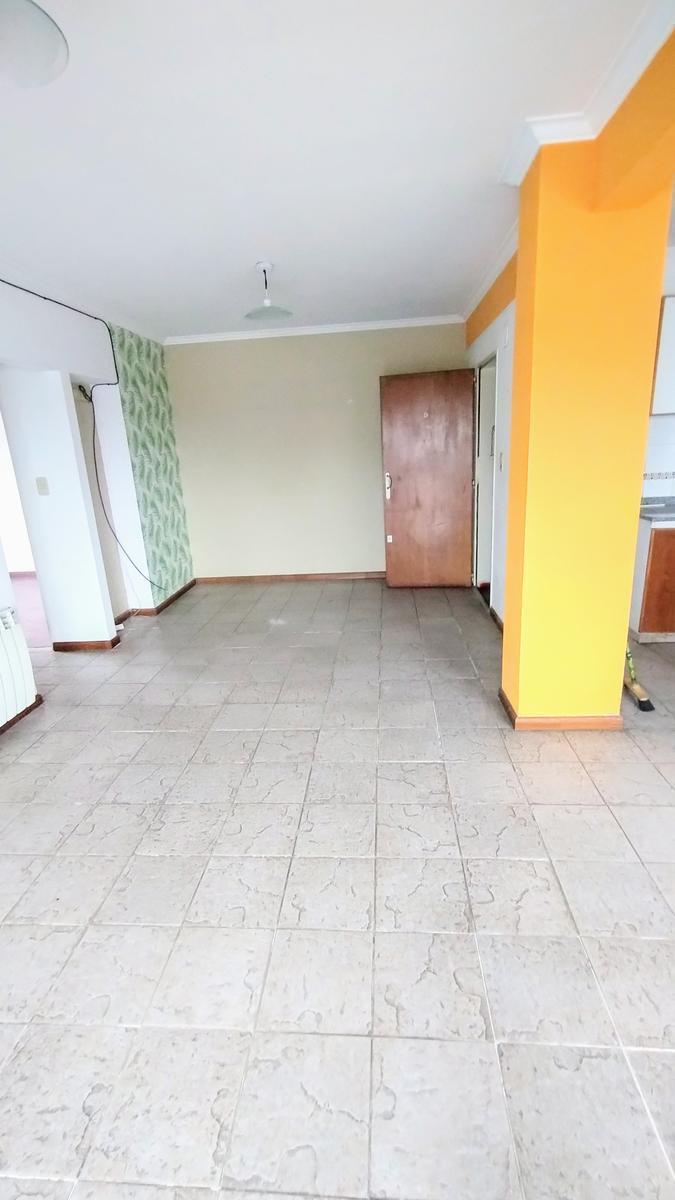 Departamento 4 Piso, Av Mitre, 3 Ambientes, Al Frente, con Balcon, Berazategui Este 5