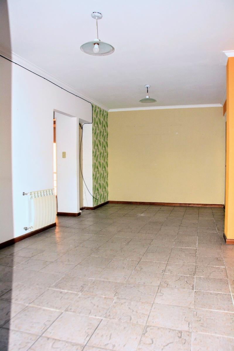 Departamento 4 Piso, Av Mitre, 3 Ambientes, Al Frente, con Balcon, Berazategui Este 4