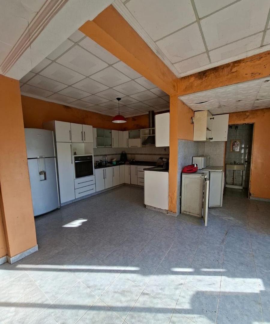 Foto de Casa 5 ambientes cochera Berazategui Centro para uso comercial /, imagen 3