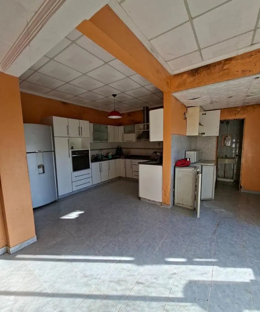 Casa 5 ambientes cochera Berazategui Centro para uso comercial / profesional o familiar 3