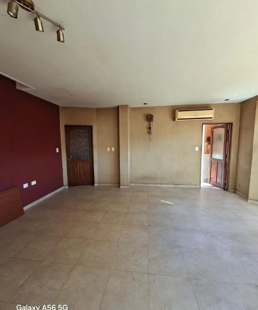 Casa 5 ambientes cochera Berazategui Centro para uso comercial / profesional o familiar 1