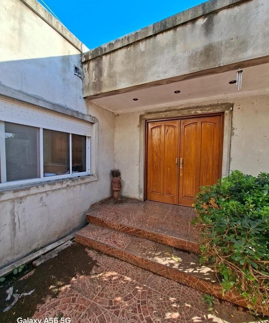 Foto de Casa 5 ambientes cochera Berazategui Centro para uso comercial /, imagen 5