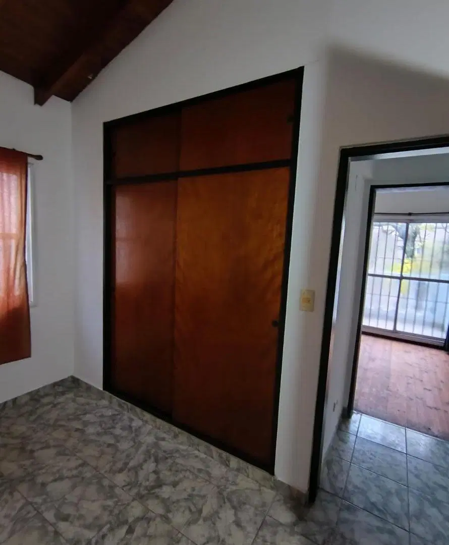 Duplex en dos plantas Berazategui Este conc cochera 3