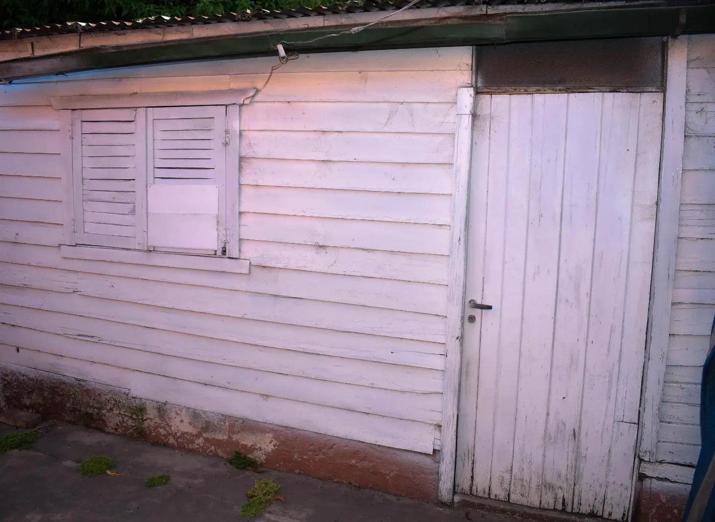 Terreno sobre Avenida con casa a demoler 4
