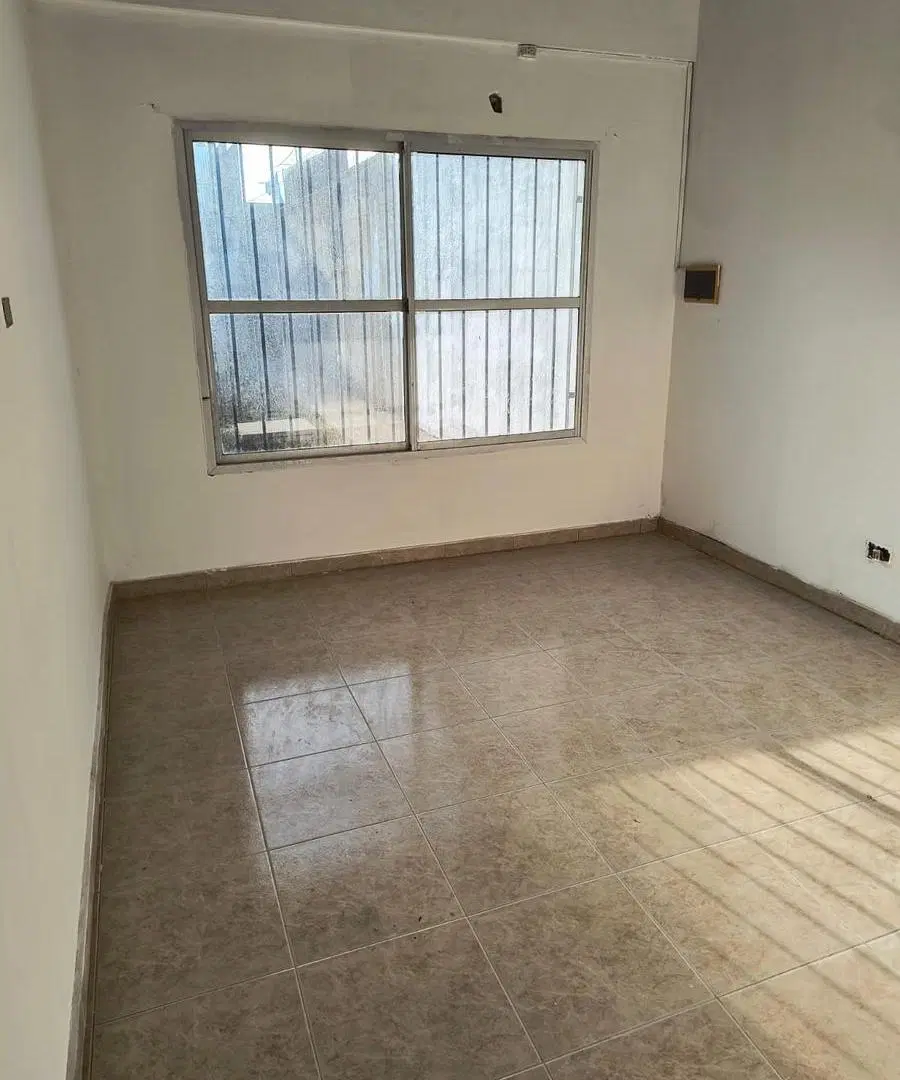 Departamento al fondo 2 ambientes con piscina Berazategui Oeste 3