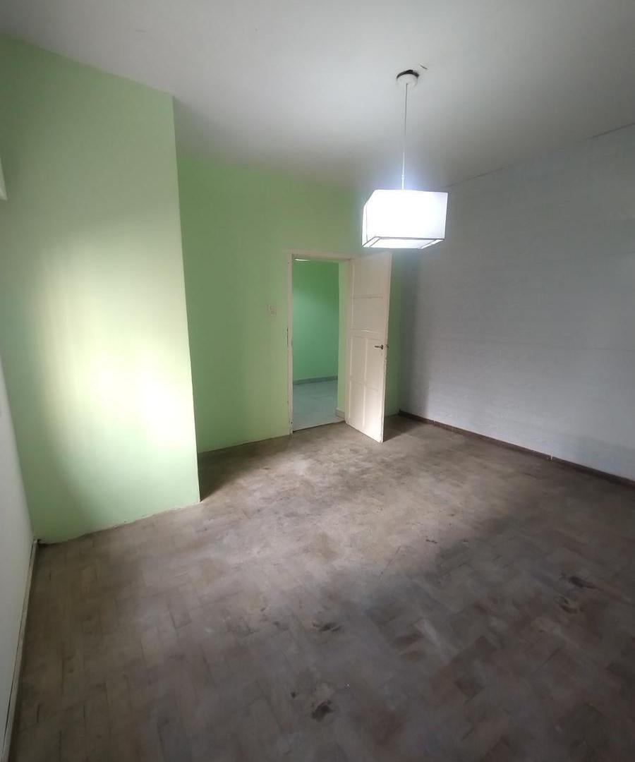 Foto de Casa tres ambientes con patio Berazategui Oeste, imagen 2