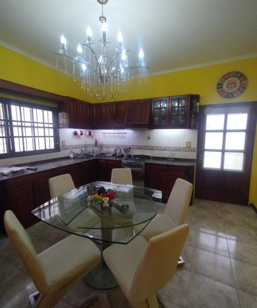 Foto de Casa tres ambientes con cochera Berazategui Oeste, imagen 5