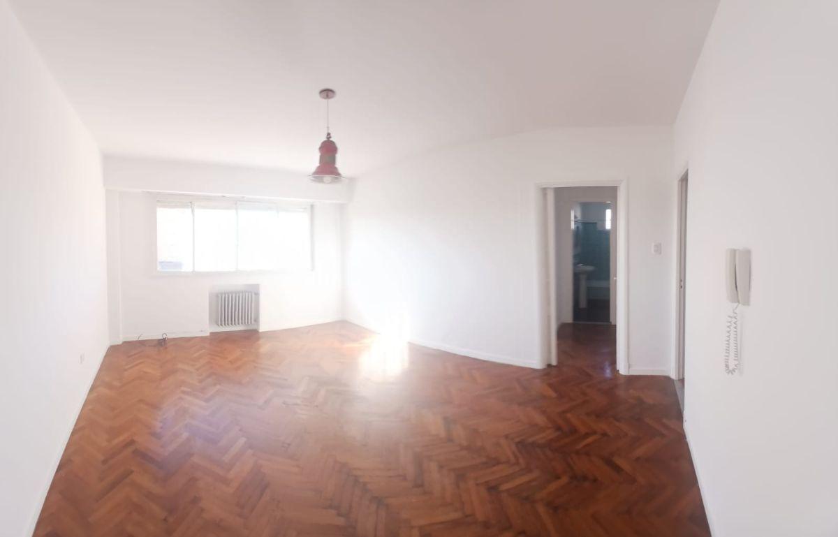 Foto de Departamento en venta sobre Av Rivadavia a 1 cuadra de subte "A", imagen 4