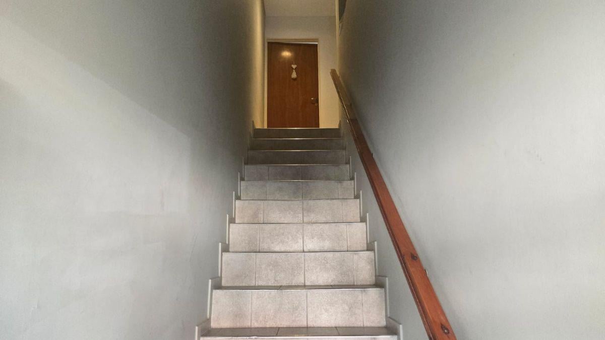 Foto de TRIPLEX EN VENTA SIN EXPENSAS EN LINIERS, imagen 2
