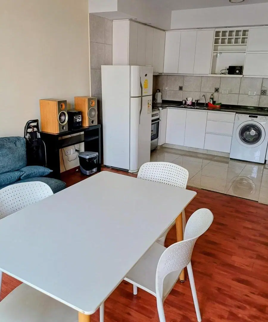 DEPARTAMENTO EN ALQUILER DE 3 AMBIENTES AL FRENTE CON BALCÓN Y PATIO MONTE CASTRO AMOBLADO EQUIPADO 2