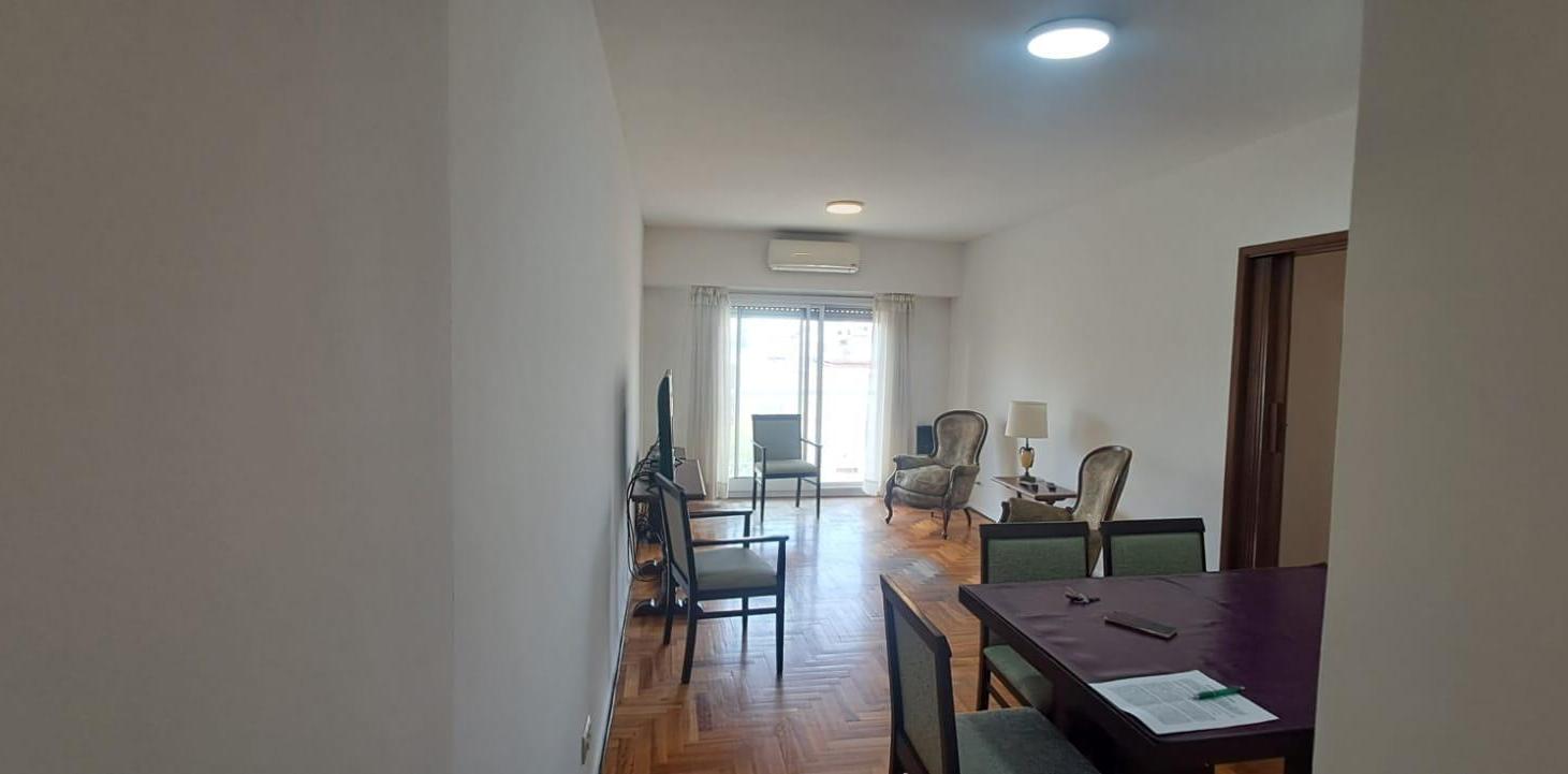 Foto de VENTA DEPARTAMENTO 4 AMBIENTES CON BALCÓN Y COCHERA AL CONTRAFRENTE EN, imagen 4