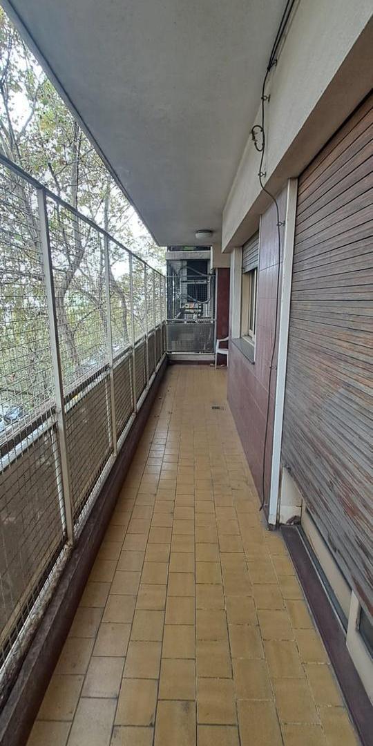Foto de VENTA DEPARTAMENTO EN FLORES NORTE 4 AMBIENTES AL FRENTE CON BALCÓN, imagen 3