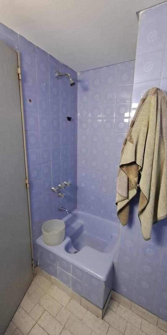 Foto de VENTA DEPARTAMENTO EN FLORES NORTE 4 AMBIENTES AL FRENTE CON BALCÓN, imagen 5