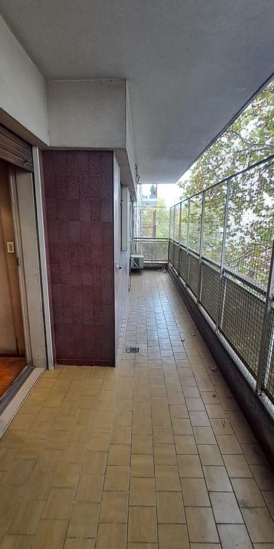 Foto de VENTA DEPARTAMENTO EN FLORES NORTE 4 AMBIENTES AL FRENTE CON BALCÓN, imagen 1