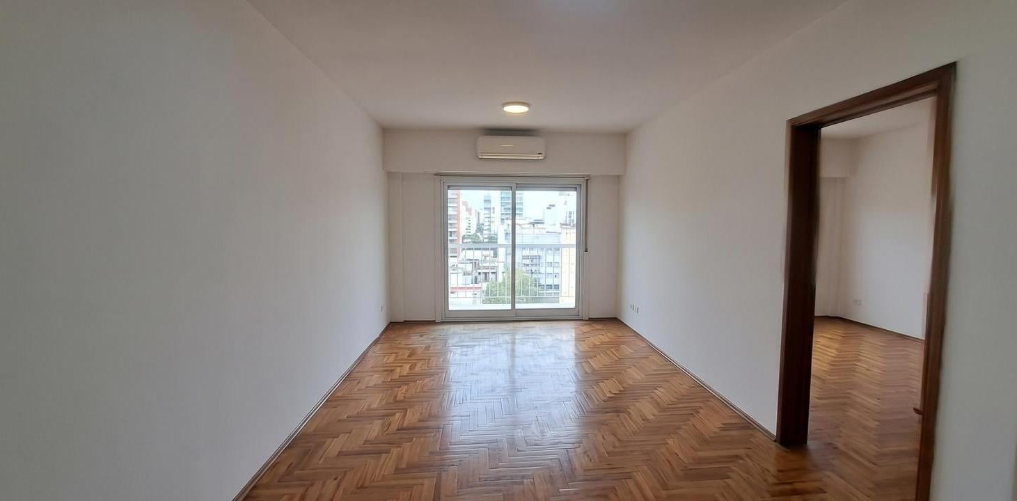 Foto de VENTA DEPARTAMENTO 4 AMBIENTES CON COCHERA Y BALCÒN AL CONTRAFRENTE EN, imagen 2